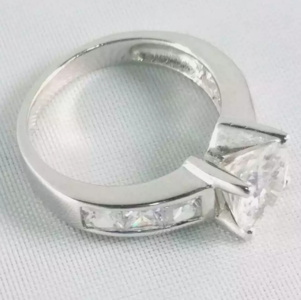 ESTATE 2CT SIMULATED DIAMOND SOLID STERLING RING - Picture 8 of 13